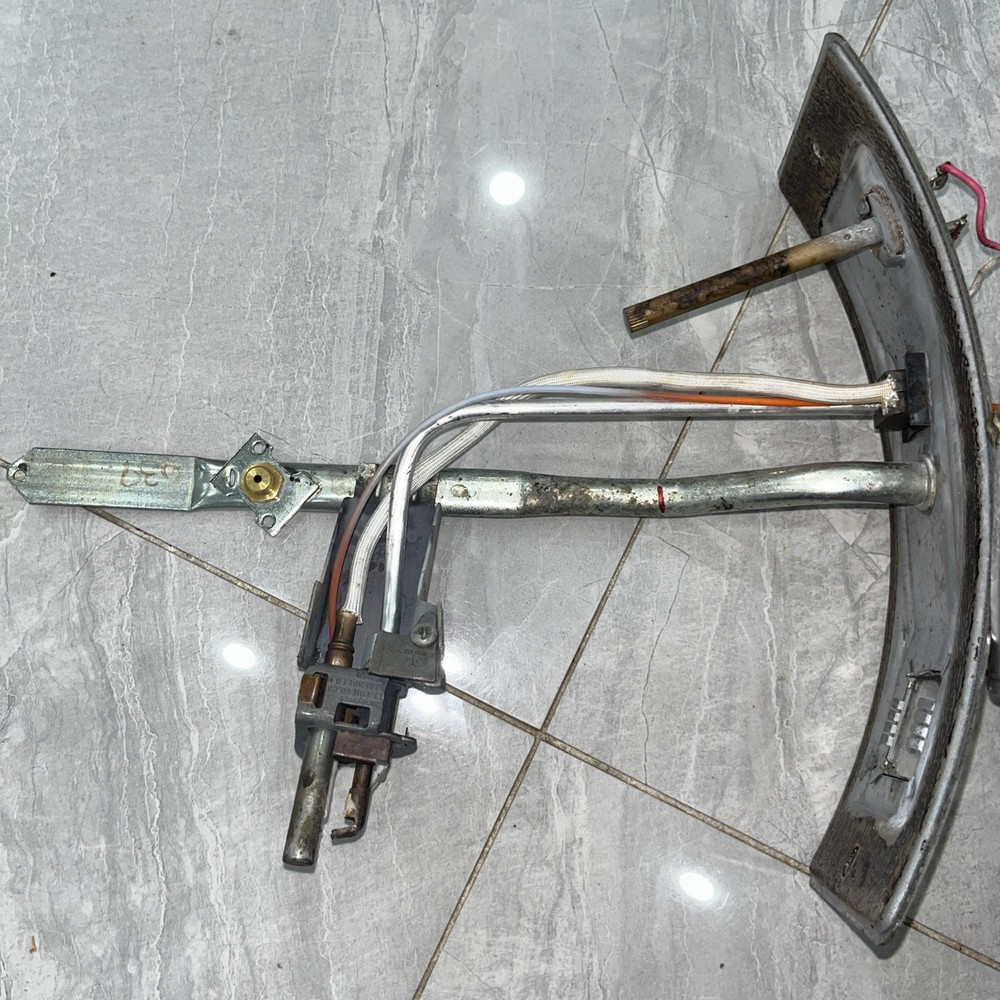 AO Smith 18 Inch Burner Assembly 321165-000 CS8840B1109