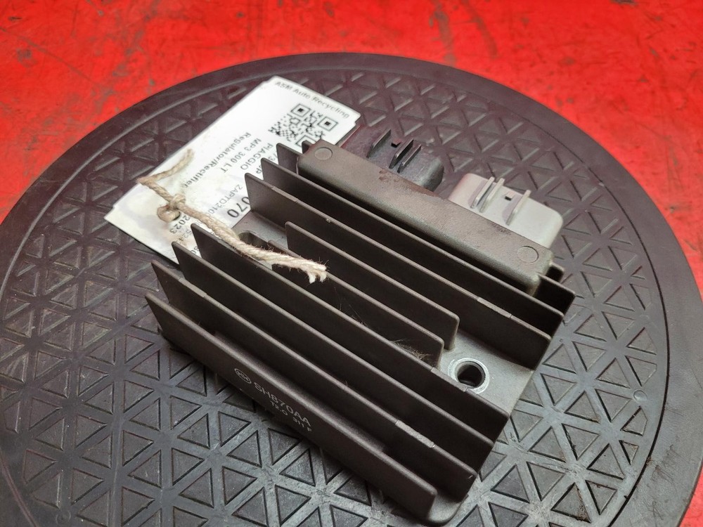 PIAGGIO MP3 300 REGULATOR RECTIFIER 2023
