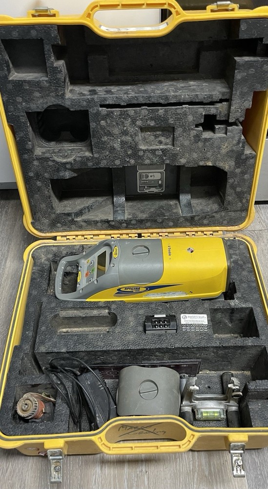 Trimble Spectra DG511 Pipe Laser Complete Setup, RC501, Extra Battery, Charger