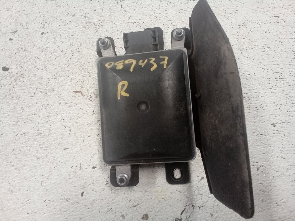 EQUUS     2015 Camera/Projector Right Side 317620