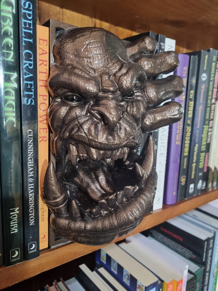 Book nook - Orc - Bronze