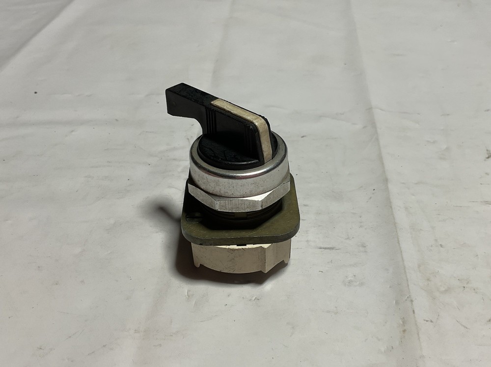 Allen Bradley Selector Switch #800T-H5
