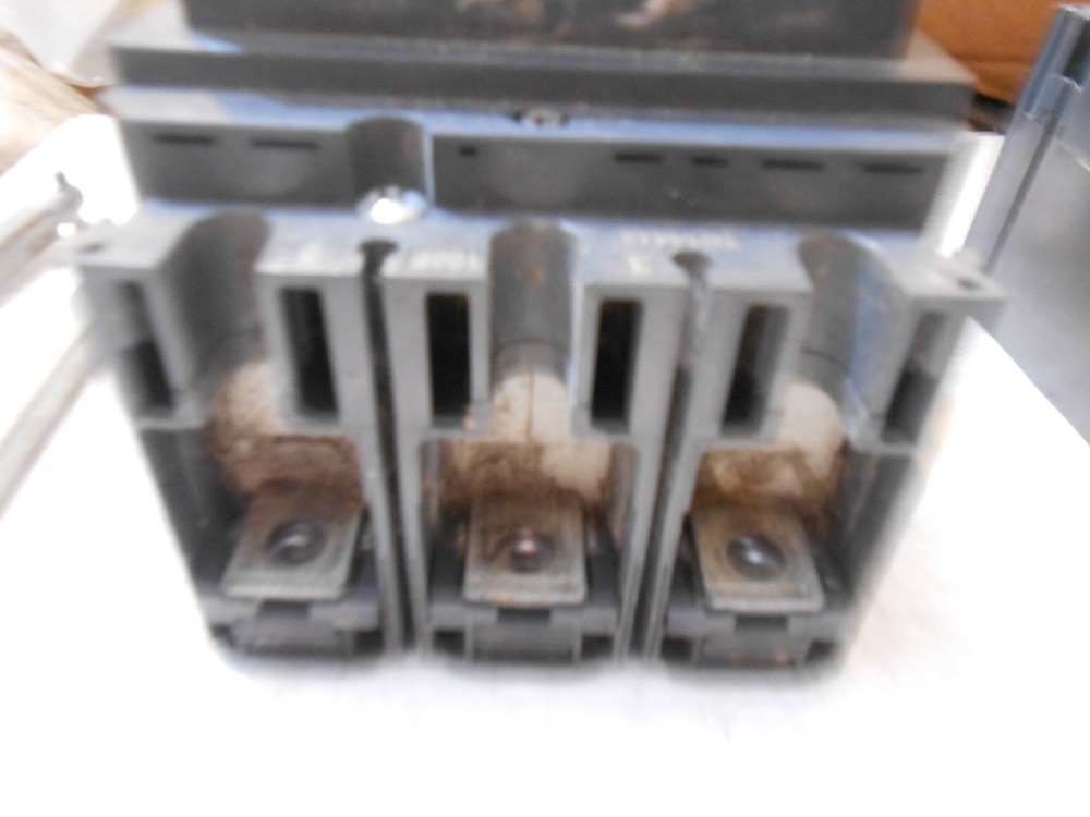USED SCHNEIDER NSX 160B WITH STEM MISSING 1 SET WIRE BOLTS