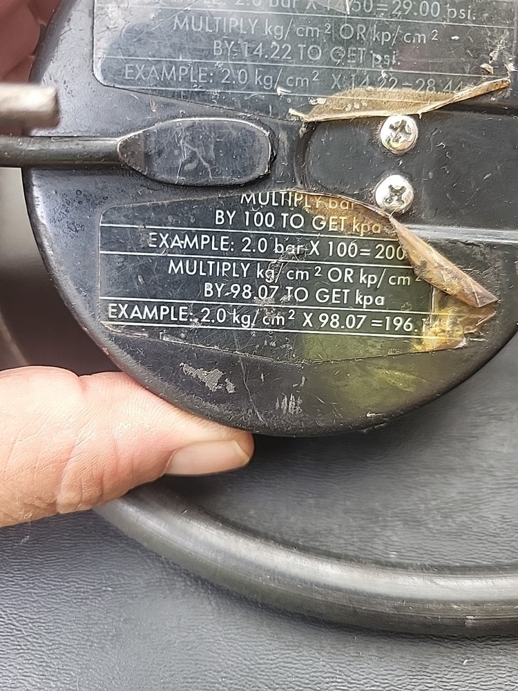 Snap On 100PSI Kilopascal Compression Gauge Vintage Not Tested