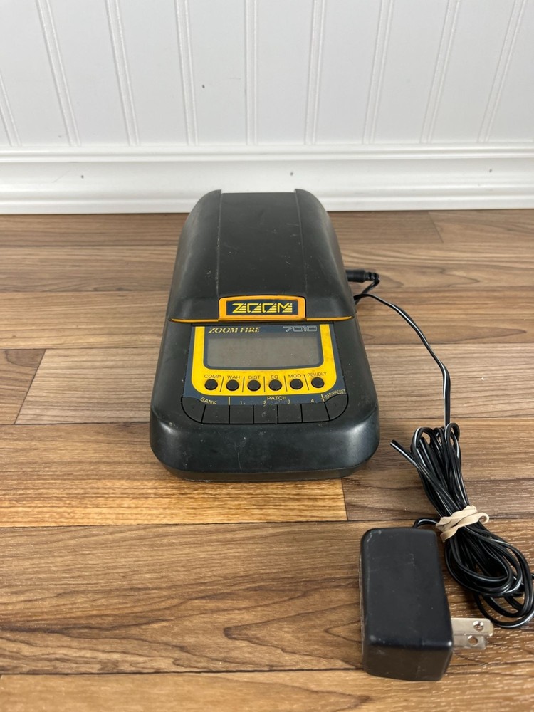 Zoom Fire 7010 Multi-Effects Unit Built-in Amplifier Mini Amp