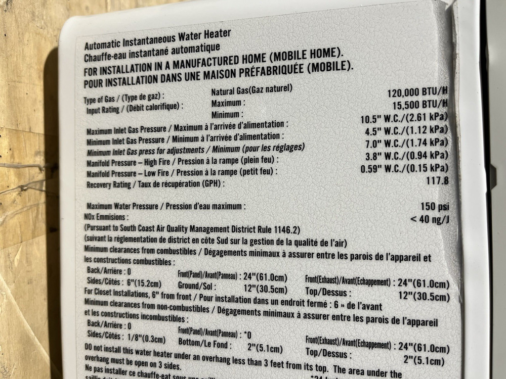Rinnai V53DeN Outdoor Tankless Water Heater 120k BTU Natural Gas (B-23 #1548)