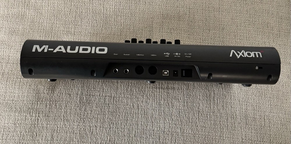 M-Audio Axiom 25 Midi/USB Keyboard Controller (Untested, No power cable)