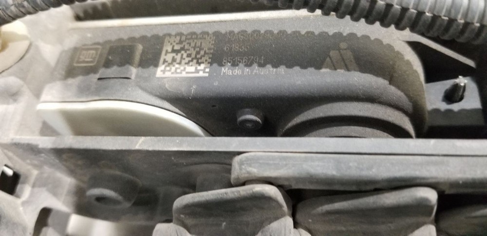 22 CHEVY SILVERADO 2500 LOWER AIR SHUTTER 6.6L DIESEL