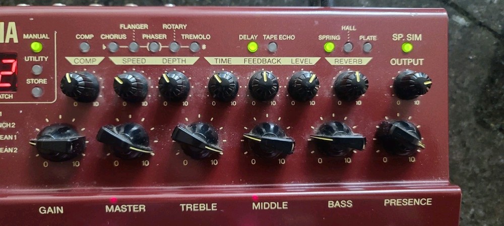 Yamaha G-Stomp MultiEffects Guitar Pedal