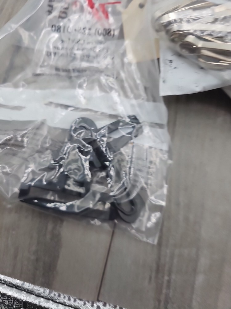 59ish Misc Snap hooks Metal, Plastic