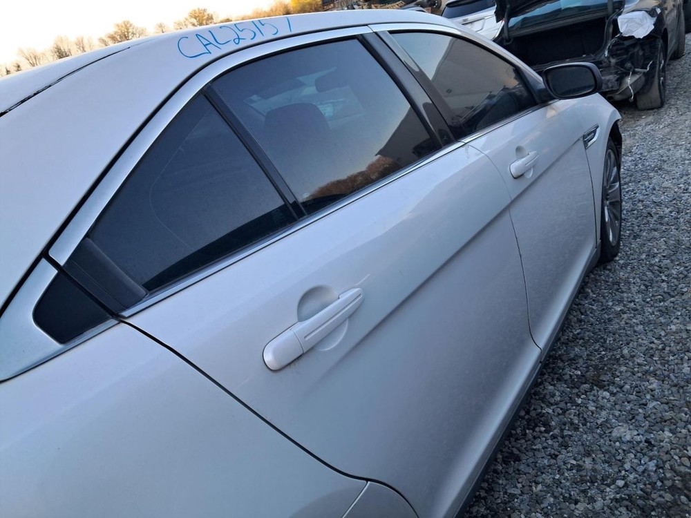 Fuse Box Engine Without Turbo Fits 10-12 TAURUS 4898444