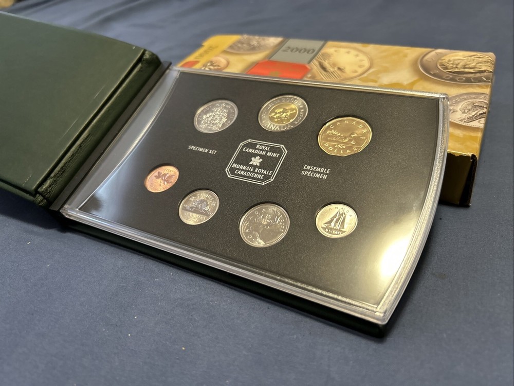 NobleSpirit ) 2000 Canada Specimen Set w/Box & Paper