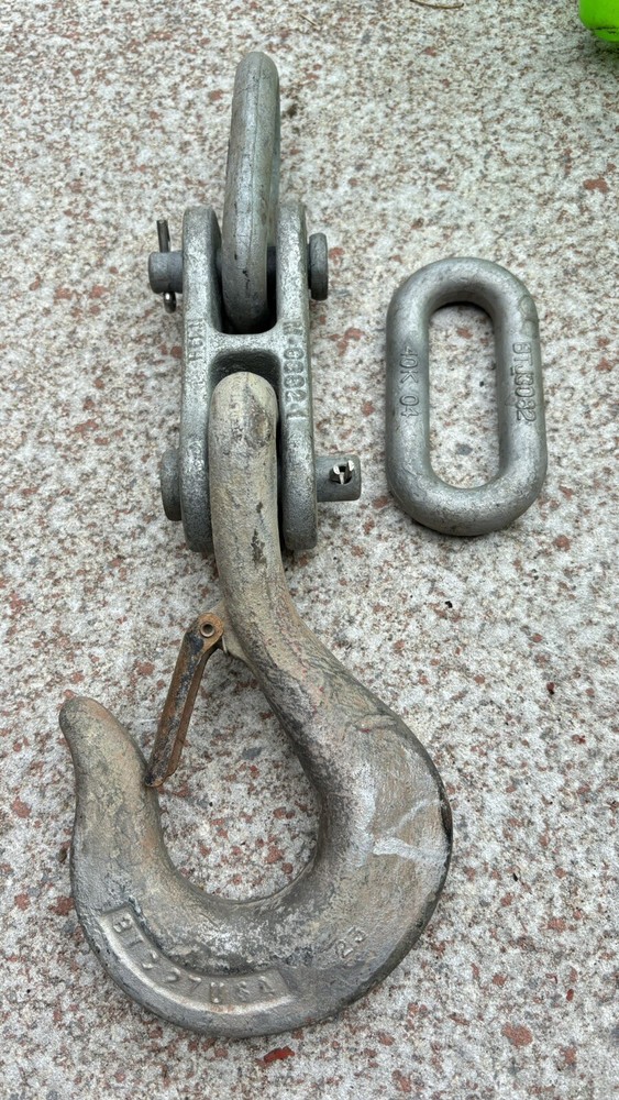 Vantage Heavy Duty Alloy Eye Hook with Latch,double Clovis Link & Link Ring Set