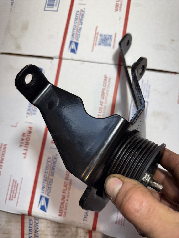 Mercruiser tensioner puller with bracket 862083