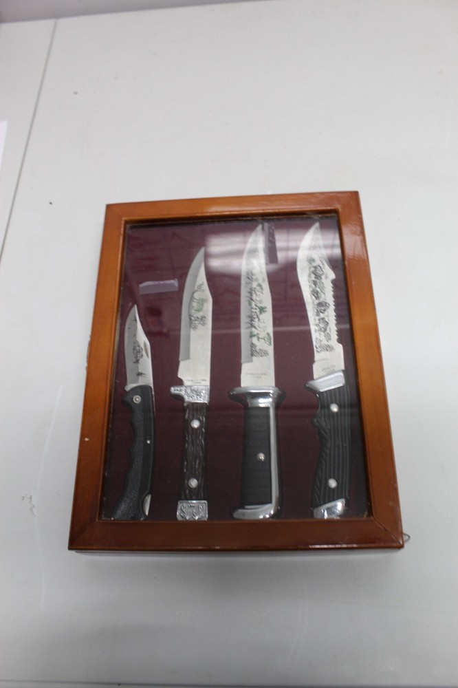 4 Rigid Blade Knives & Case