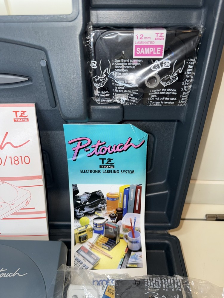 Brother PT-1800(SP)Label Maker + Hard Case