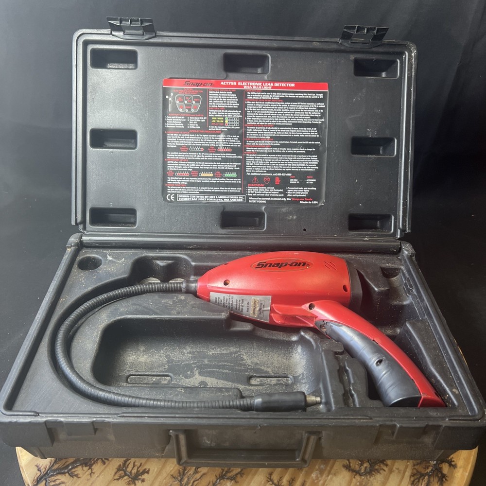 SNAP-ON TOOLS ACT755 ELECTRONIC LEAK DETECTOR W/BLUE LIGHT JUST SNIFFER