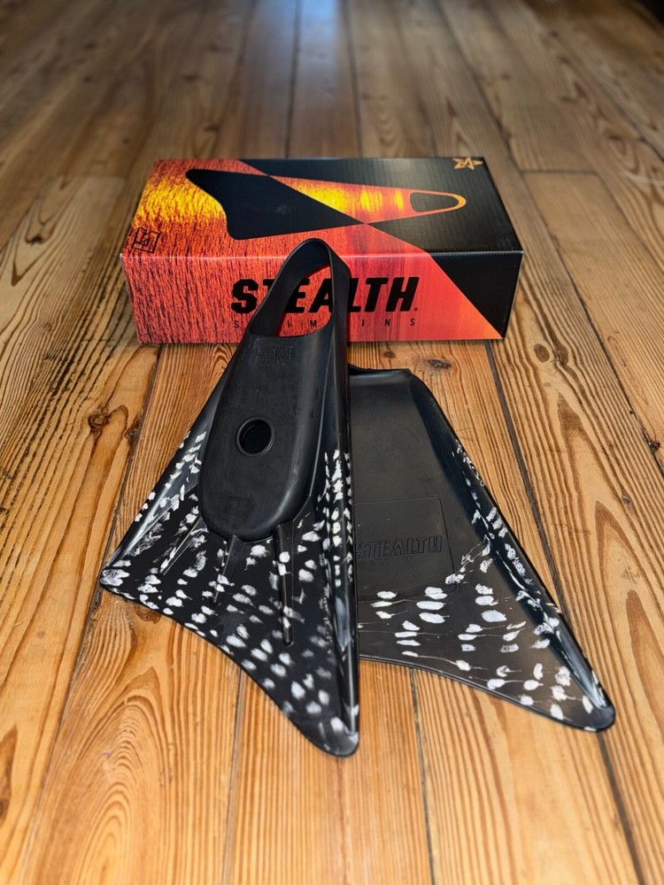 Stealth S1 BodyBoard SwimFins Medium/Large Black/White