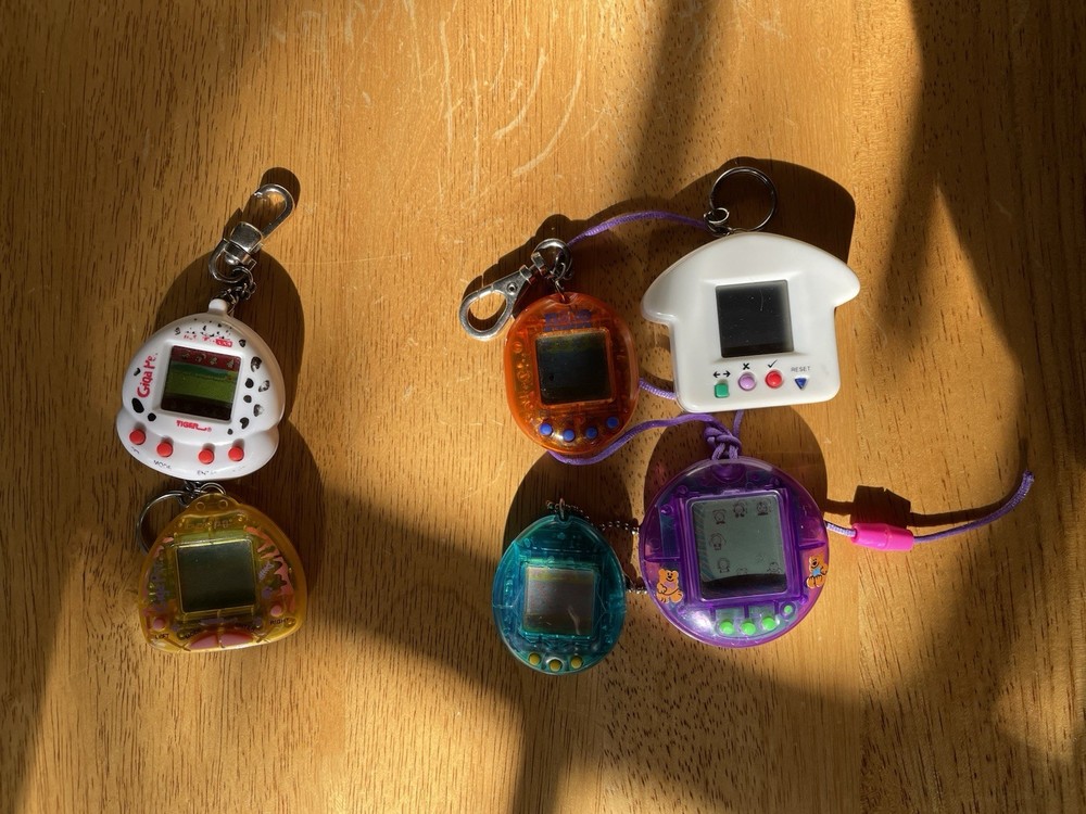 Vintage Assorted Lot of Electronic Virtual Pets (Read Description)