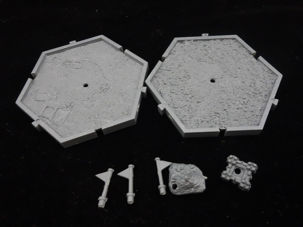 Warhammer Fantasy "Oldhammer" - 2 Mighty Empire Tiles w/ bits (oop plastic)