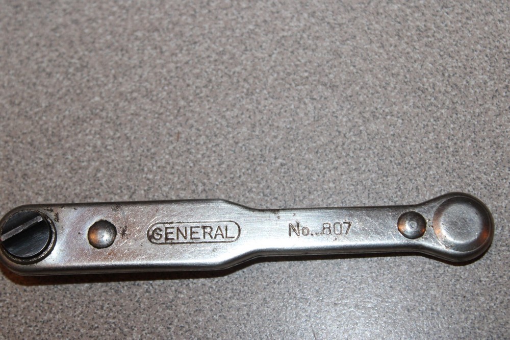 Vintage General Tools Ratcheting Offset Screwdriver #807 USA