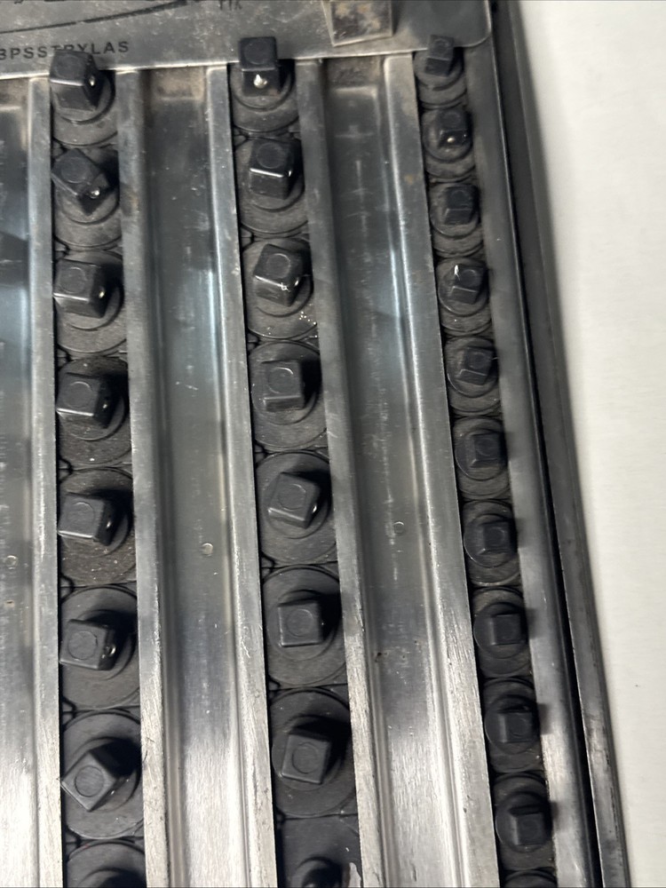 BLUE POINT 20" Combination Drive Size Lock-A-Socket Tray - BPSSTRYLAS