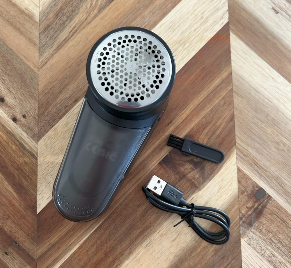 Magictec Rechargeable Fabric Shaver - Black