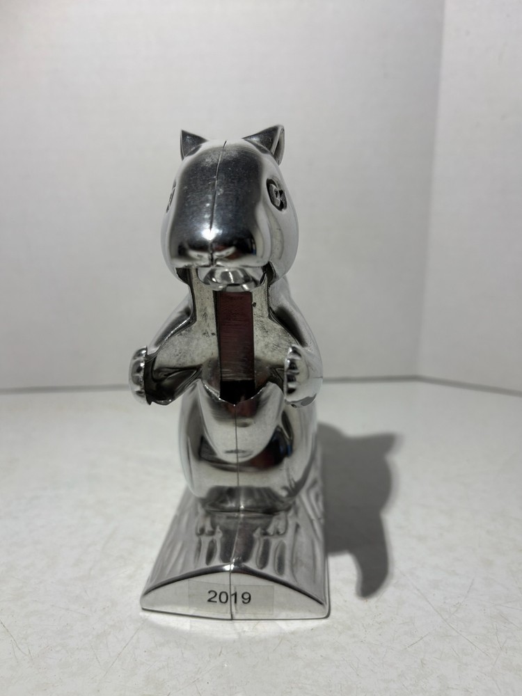 Norpro "Davy Crackit" Squirrel Nutcracker Open Box Never Used