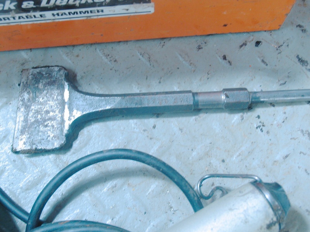 BLACK & DECKER Electric Power Hammer #5010 with Case + Chisel/Scraper