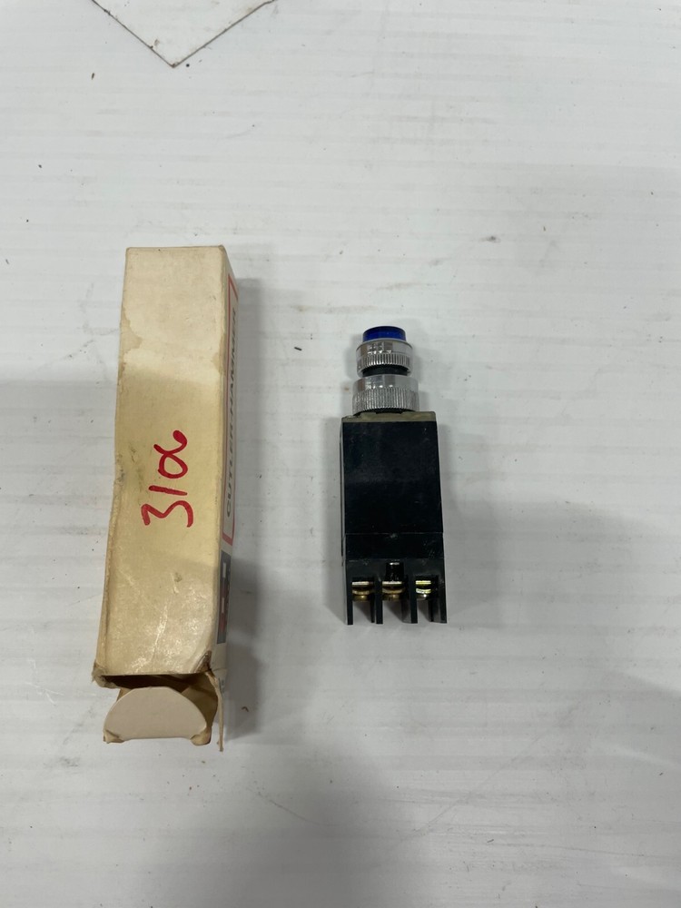 Cutler-Hammer Indicator Light E29TM Blue #3106