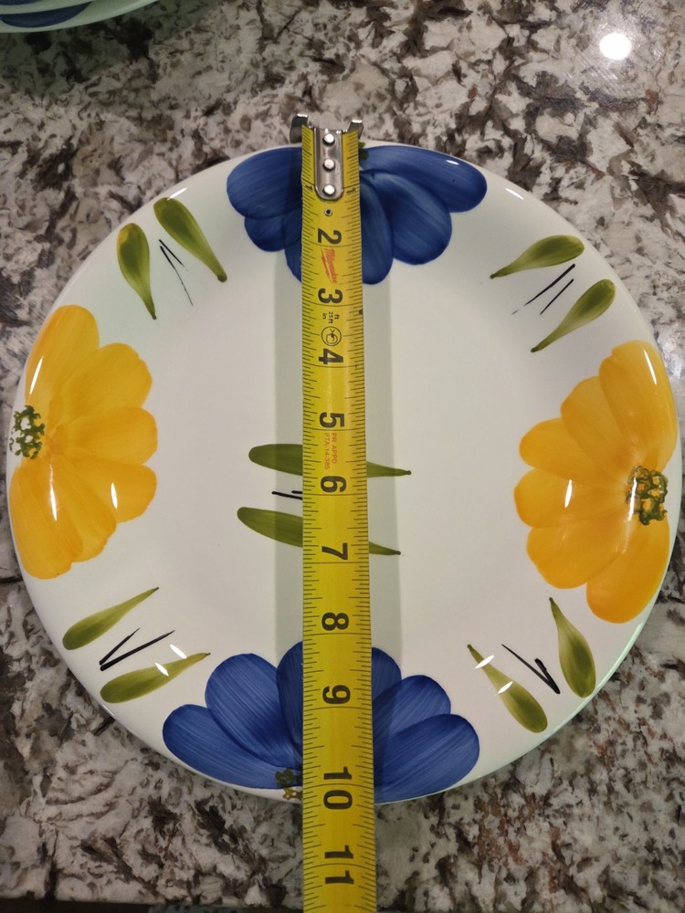 2 La Primula Maxima Dinner Plates Blue  & Yellow Daisy 10 " Never Used