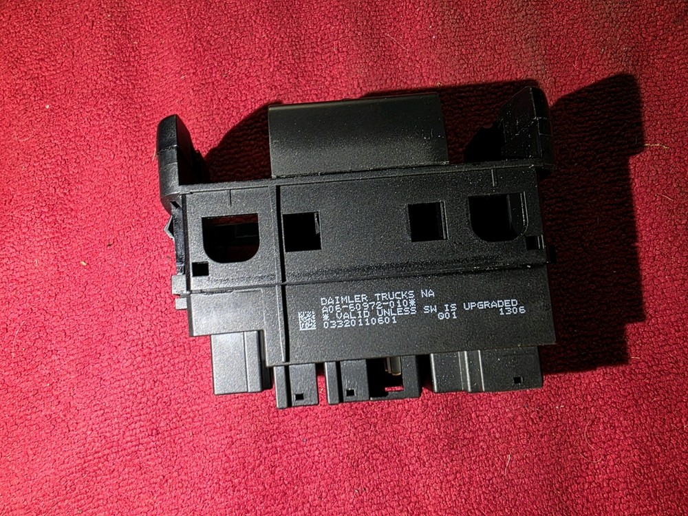 Freightliner Cascadia Modular Switch Controller a06-60972-010