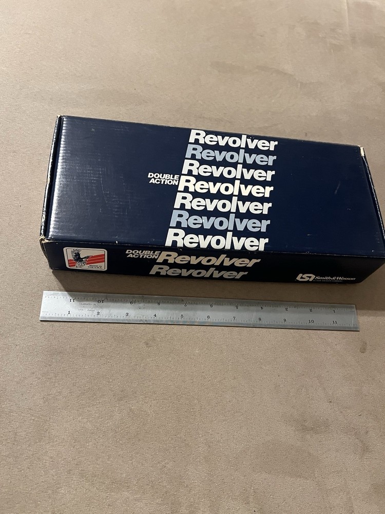 Smith & Wesson Model 686 2.5 Inch Blue Box