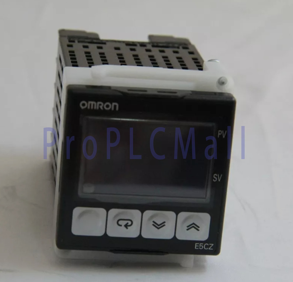 New Omron E5CZ-Q2MT Temperature Controller 100-240VAC~