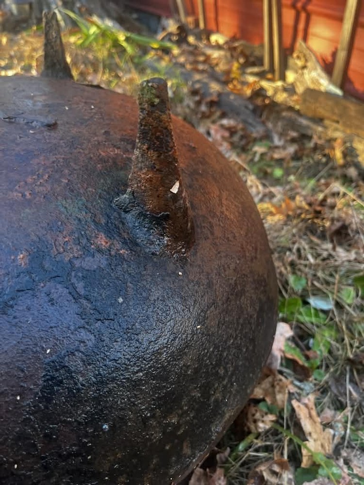 Antique 15gallon Cast Iron Tripod Cauldron