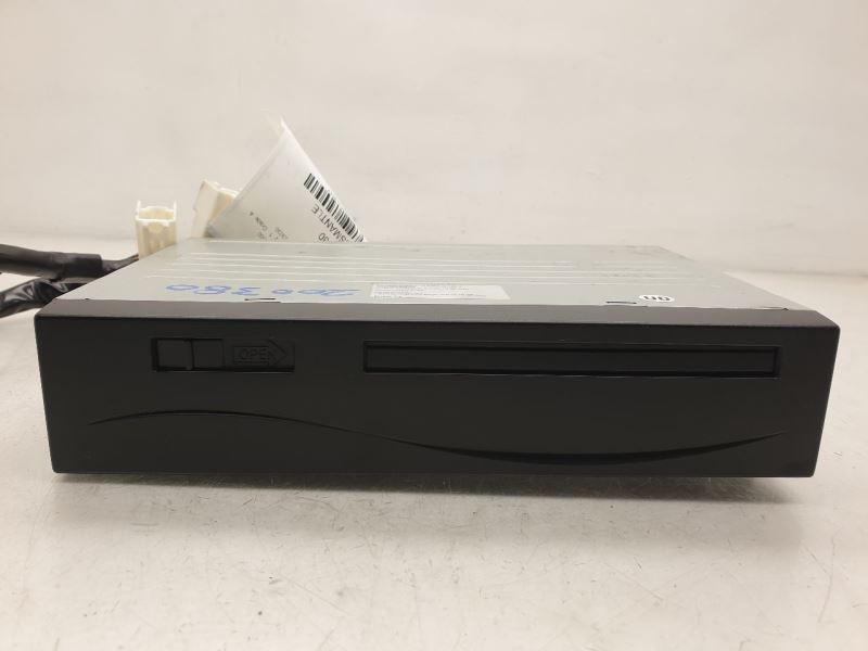 02-05 LEXUS IS300 NAVIGATION DVD PLAYER