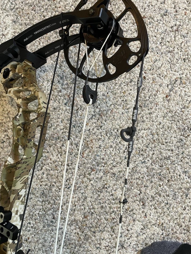 Mathews Vertix LH Compound Bow- - Loaded