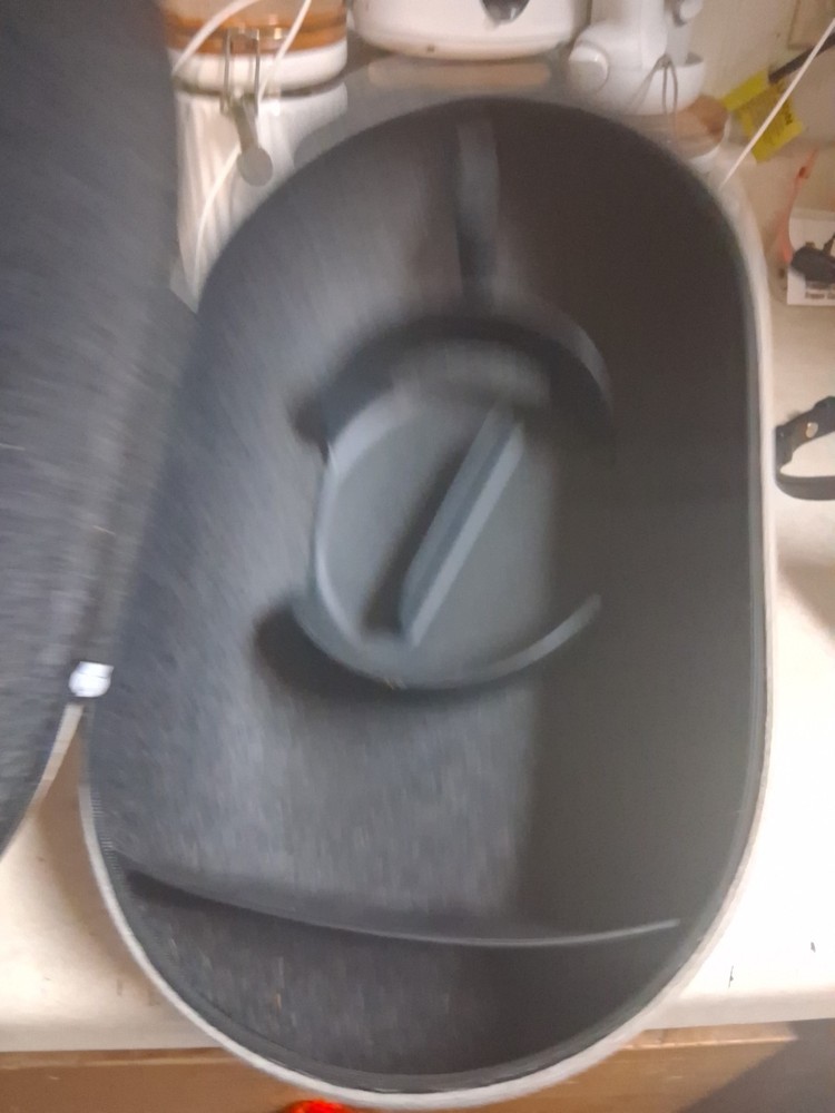 Oculus Quest 2 VR full size hard traveling case color grey