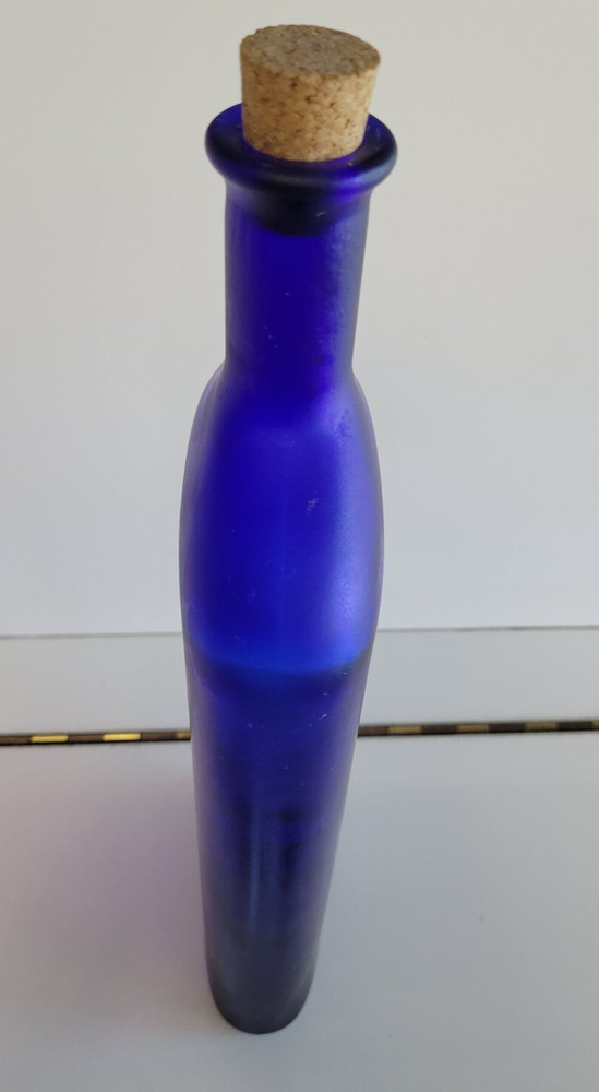 COBALT BLUE SLIM BOTTLE SOLID DESIGN 12 INCHES HOLDS 36 OZS