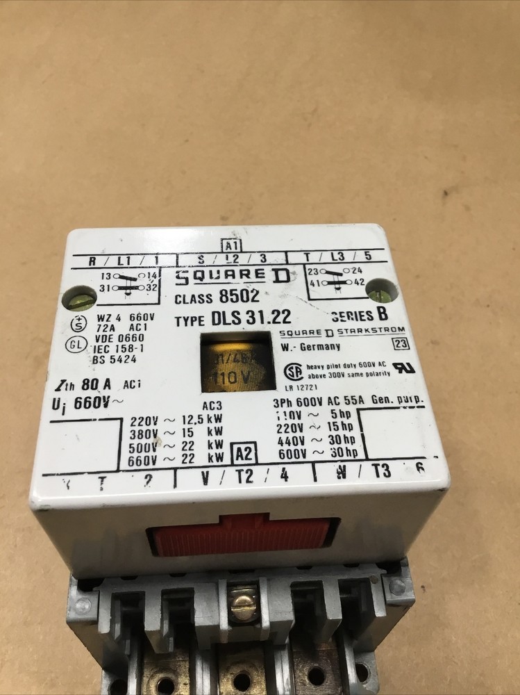 Square D Contactor Type:DLS31.22 Class:8502 Ser:B #704B82PR3
