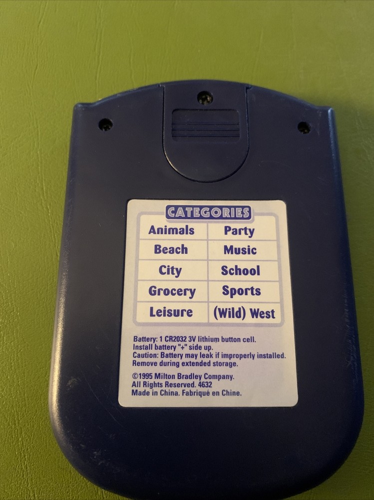 Hangman Handheld Electronic handheld Game by Milton Bradley (1995) - working!