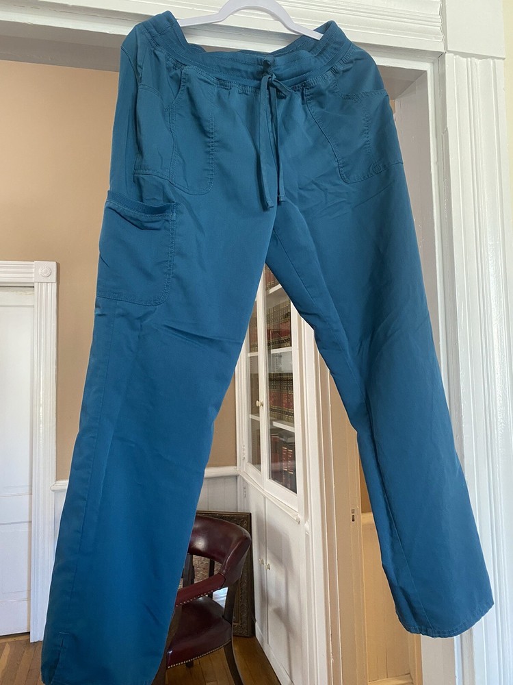 Women’s Scrub Sets (3)
