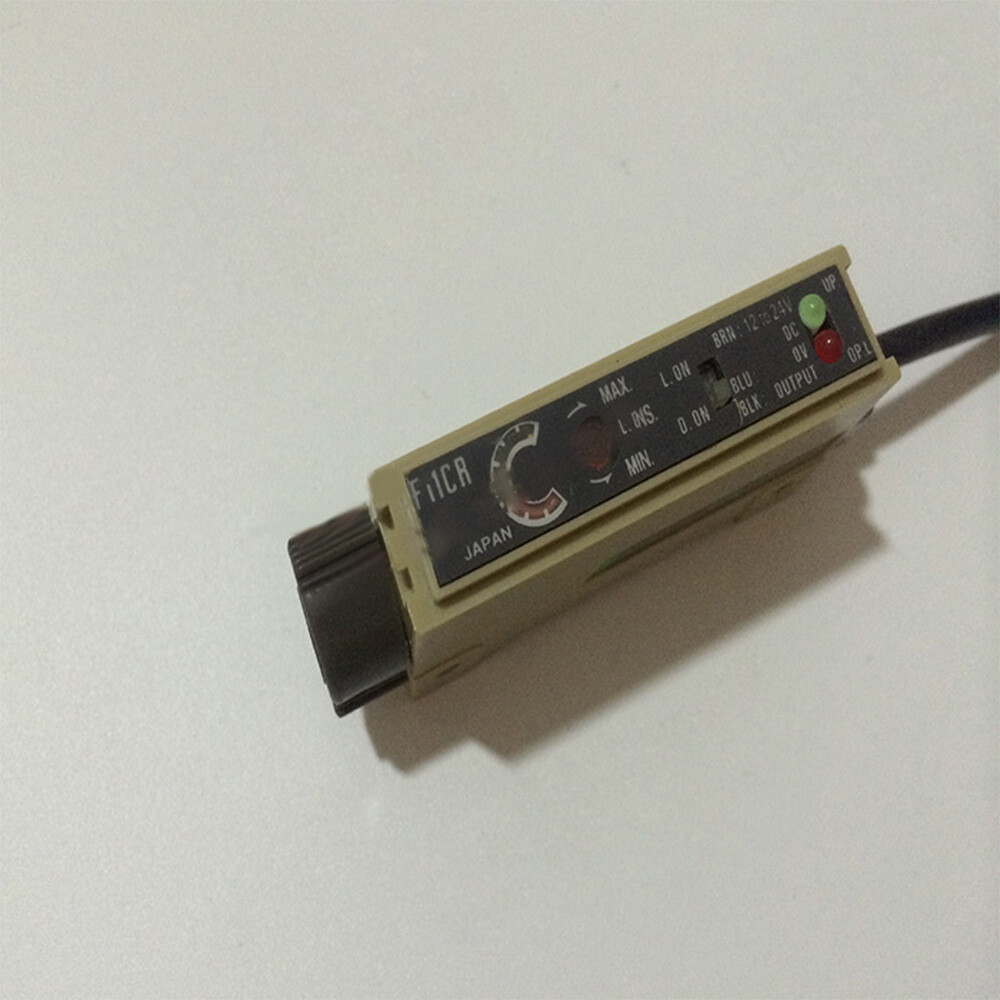 F11CR Amplifier Fibre Optic Sensor For TAKEX