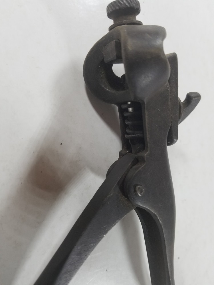 VINTAGE HAND PUNCH TOOL 6-1/2" LONG