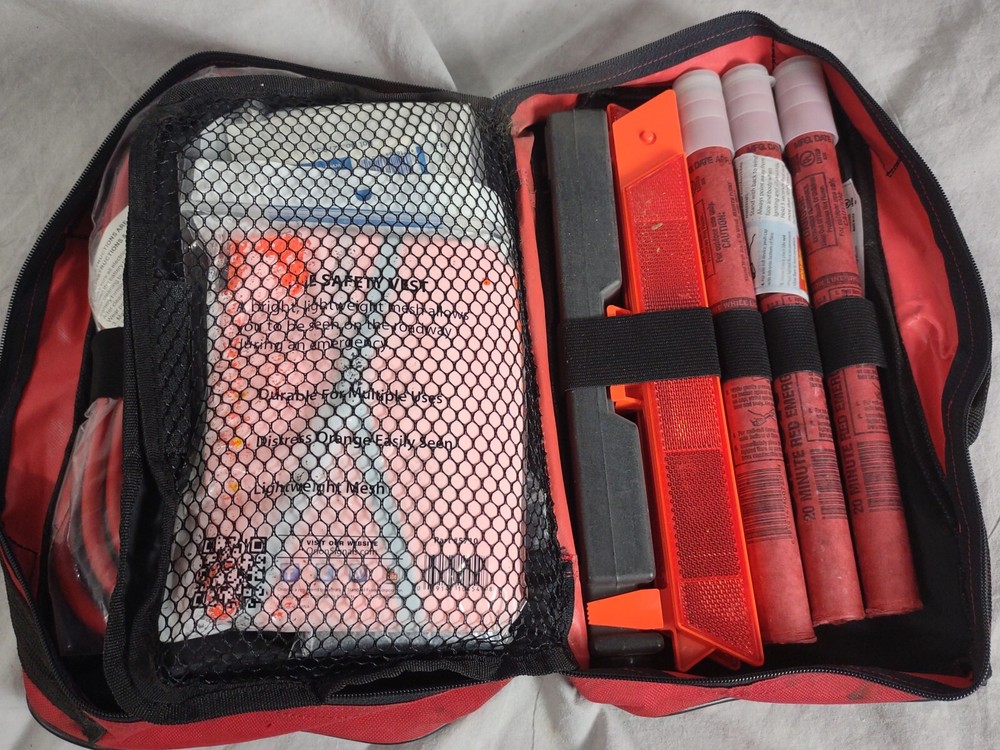 Orion Emergency Kit rode side (sts1)