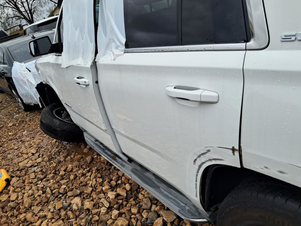Fuse Box Engine Fits 15-20 ESCALADE 4846366