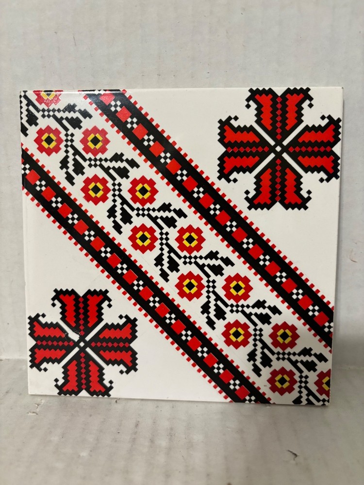 WHITE RED AND BLACK DESIGN TILE MADE IN JAPAN 6" SQUARE
