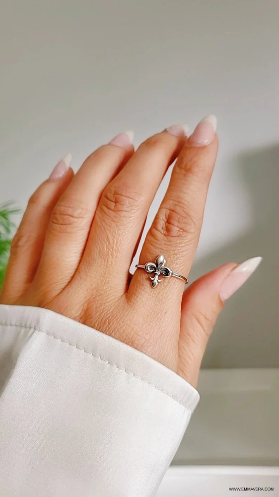 Dainty Sterling Silver Fleur De Lis Ring