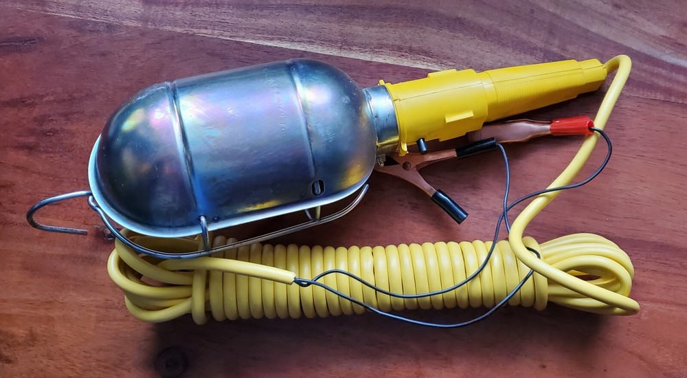 PIT STOP Drop Light / Hang light 25ft cord / works with 12v source