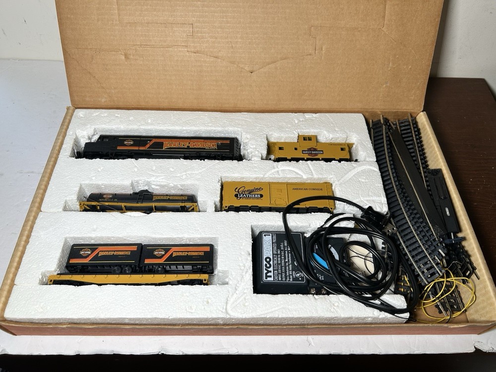 HO Scale Harley Davidson  Limited Train Set W/box UNTESTED